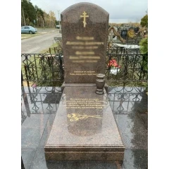 Эксклюзивный семейный комплекс из коричневого гранита с закрытой надгробной плитой