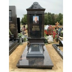 Элитный архитектурный мемориал «Портал» с надгробной плитой в виде саркофага