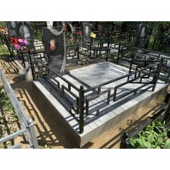 Художественный мемориальный комплекс «Плащаница» с белоснежной отсыпкой и светлым мощением