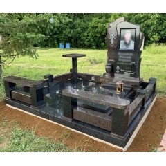 Монументальный воинский мемориал из комбинированного гранита с полным благоустройством