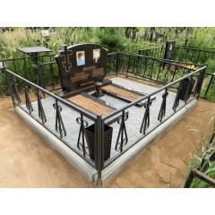 Семейный мемориальный комплекс «Православный канон» с комбинированным мощением и интегрированным крестом