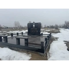 Архитектурный мемориальный ансамбль «Монолит Вечности» с центральным порталом