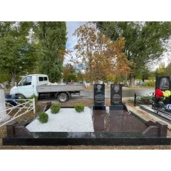 Семейный мемориальный комплекс «Контраст и Живая Память» с ландшафтным зонированием