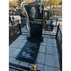 Вертикальный мемориальный ансамбль «Негасимая свеча» с монолитным леджером